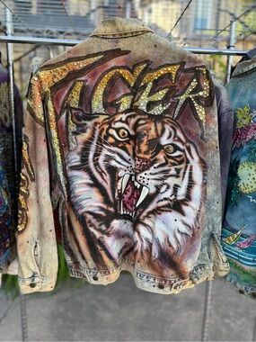 Vintage Tony Alamo 1987 TIGER Hand Painted Bedazzled Denim Jacket Size Large